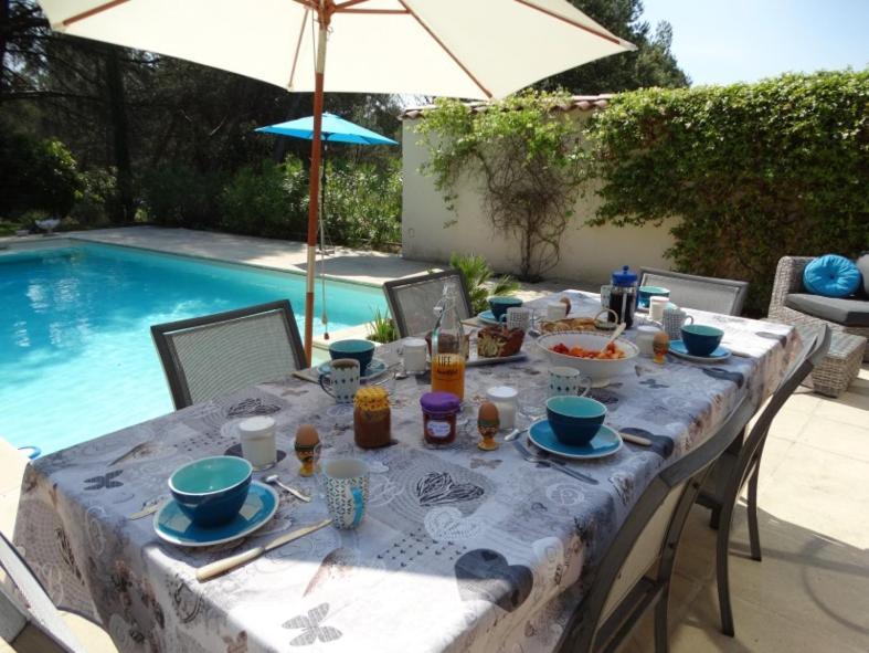 L'Oustau De Bigatie Bed & Breakfast Lambesc Exterior foto